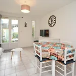 בית נופש 2 Bedroom Awesome In