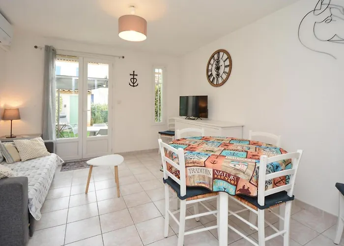 別荘 2 Bedroom Cozy In