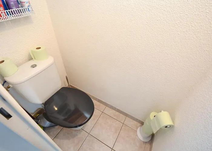 2 Bedroom Cozy In エーグ・モルト