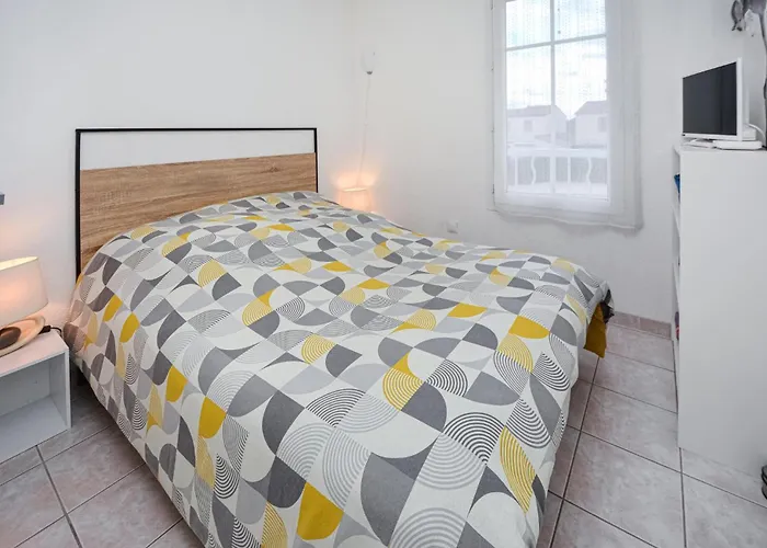 別荘 2 Bedroom Cozy In